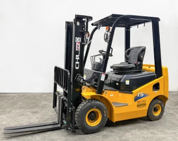 Вилочный дизельный погрузчик CHL 1.5 тонн с китайским двигателем