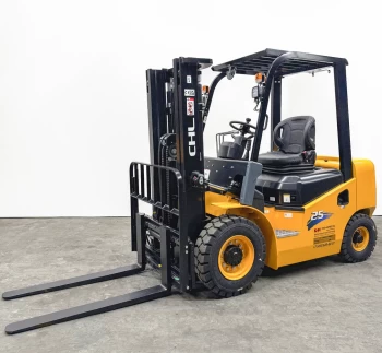 Вилочный дизельный погрузчик CHL 2,5 тонн