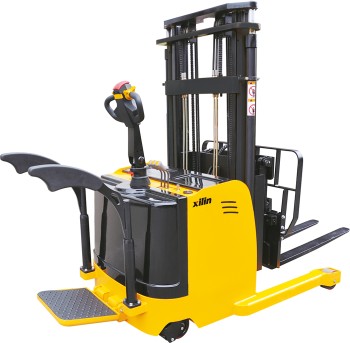 Штабелер самоходный 1,5 т 3,5 м XILIN CQDH15A-I с раздвижными вилами и противовесом, с платформой