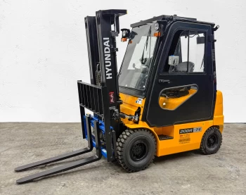 Вилочный дизельный автопогрузчик Hyundai 20DA-7E 2 тонны